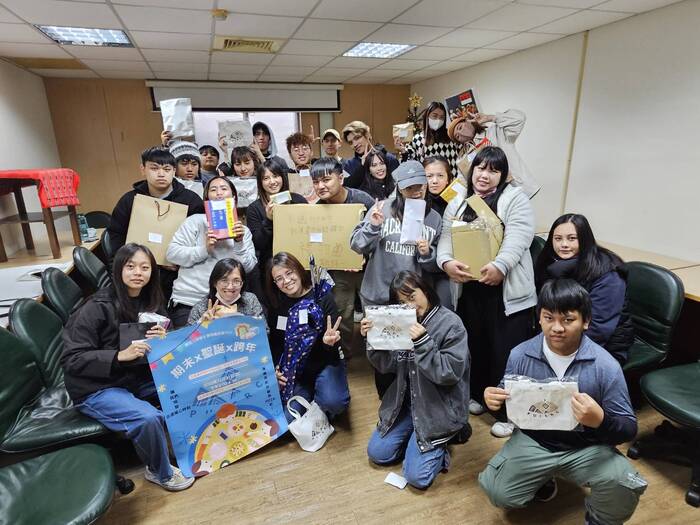 【112-1】1221 期末聚餐x交換禮物x跨年圖片