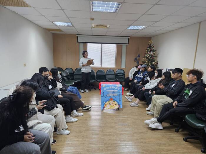 【112-1】1221 期末聚餐x交換禮物x跨年圖片