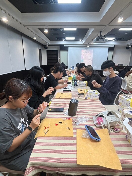 【113-1】1113多元講座-泰雅族傳統脖鍊工作坊圖片